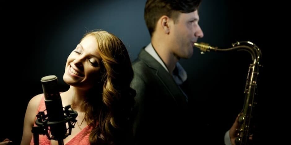 Duetas „Indraya ir saksofonistas Tomas Sax“ // Kolonada