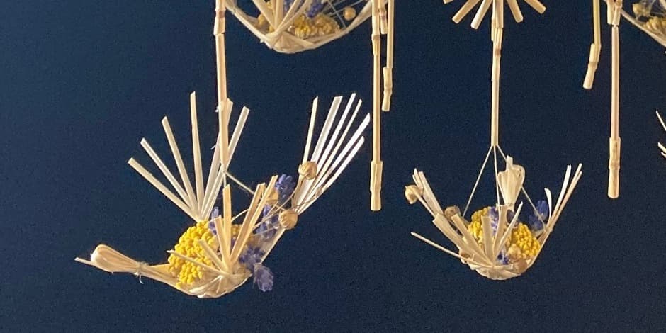 Šiaudinių paukštukų rišimo dirbtuvės