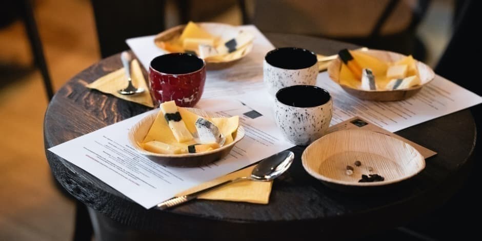 „Lietuviška fika“ - 2 val. trukmės rinktinės kavos ir lietuviško sūrio edukacinė degustacija Vilniuje