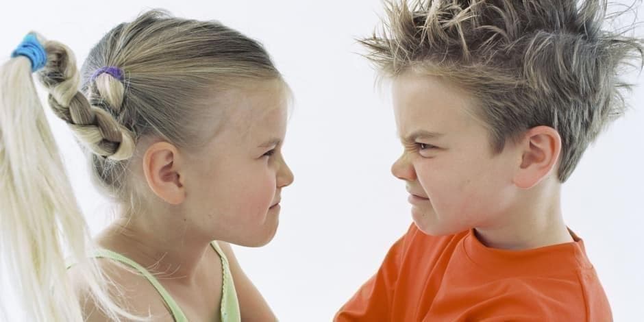 Brolių ir sesių konfliktai vaikystėje – ką daryti tėvams