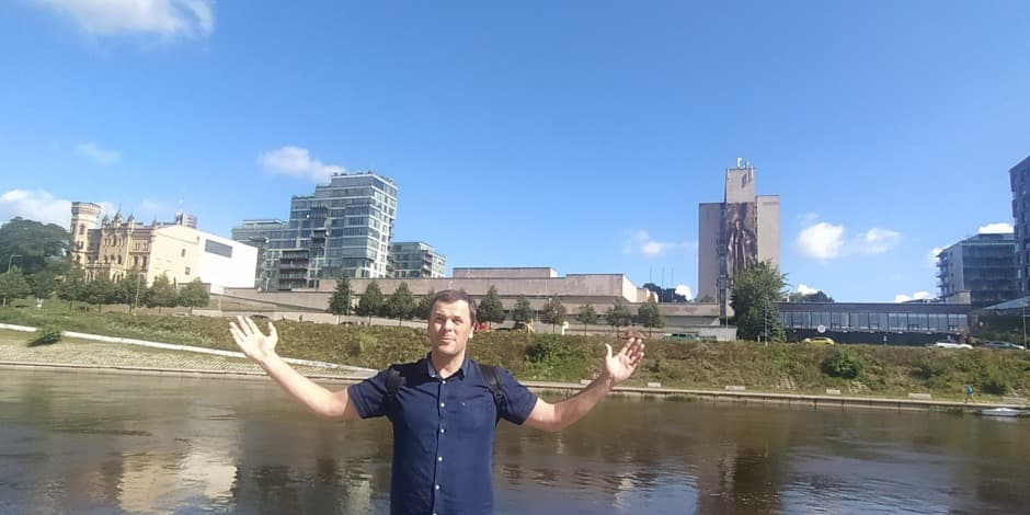 Sekmadienio valandėlė plaukiant su Mariumi Nerimi: Vilniaus istorijos ir dainos