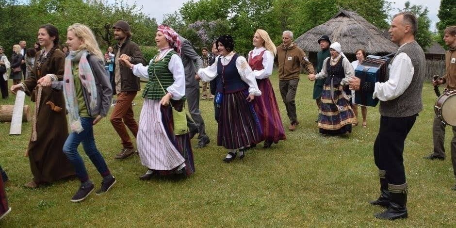 Linksmai praleiskime popietę kartu!