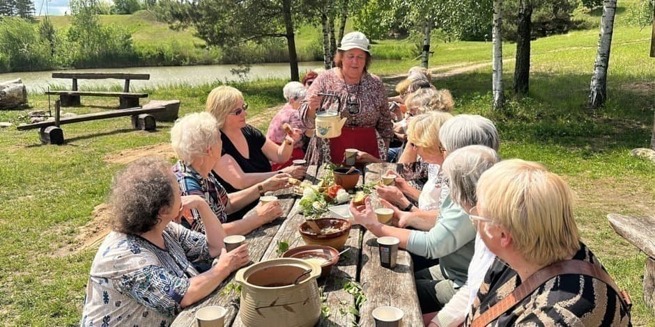 Konferencija „Akmenė 2025. Tapatybės kūrimo kelyje“ Konferencijos  programos  dalis skirta pažinti Akmenės istoriją, gamtą, meną, kulinarinį paveldą ir skonį.  Pradžia 09.12 (17.30  val.)