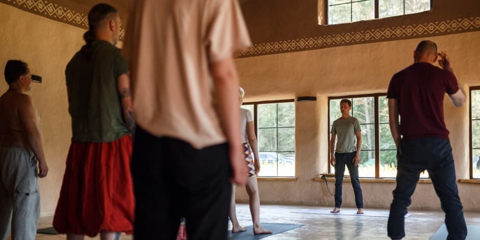 TRE - Įtampos ir traumų paleidimo pratimų praktika Panevėžyje